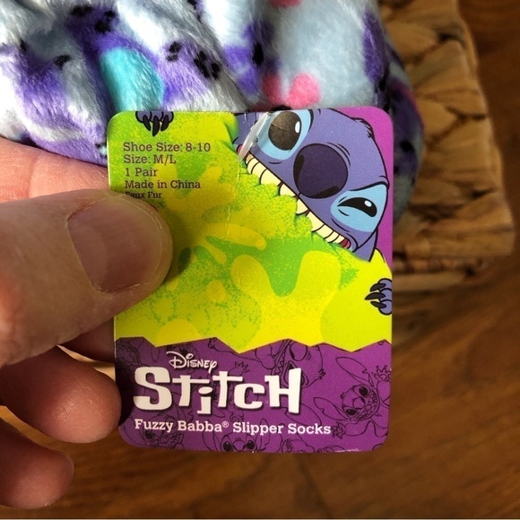 Disney Stitch: Fuzzy Babba Slipper Socks in size M/L (8-10) - Picture 3 of 3
